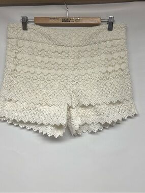 LOFT Cream Lace High-Waist Scalloped Shorts